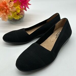 Life Stride Velocity Black Flats Size 10 BFL6414A